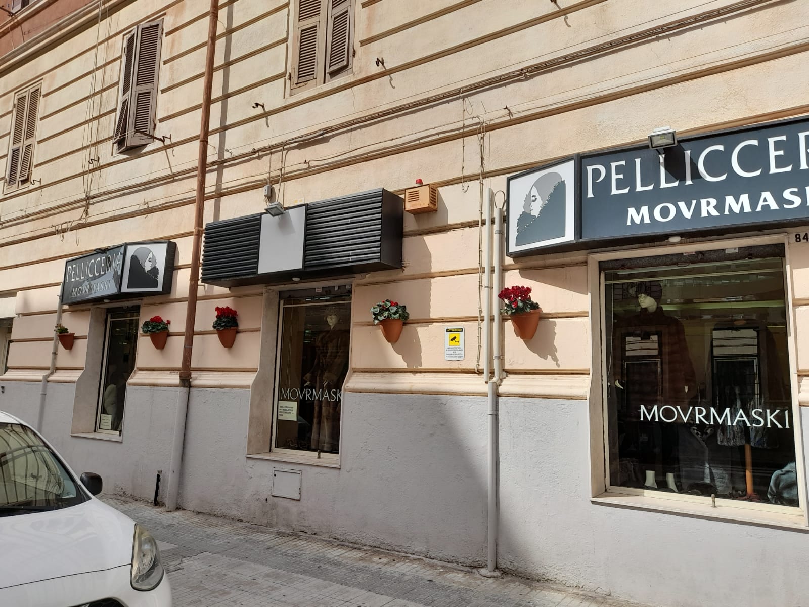 esterno-movrmaski Esterno negozio Pellicceria Movrmaski